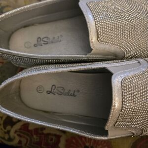 Slip on tennis shoes